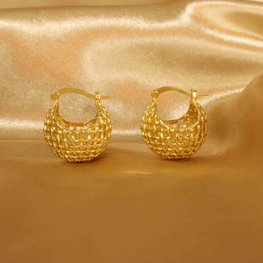 Zaria bucket hoop earrings