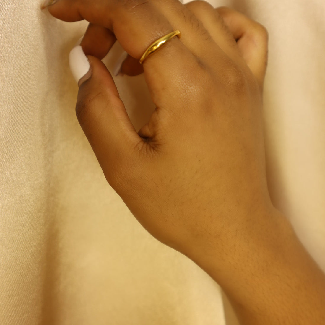 Lavinia Curved Ring 18ct gold plated on stainless steel