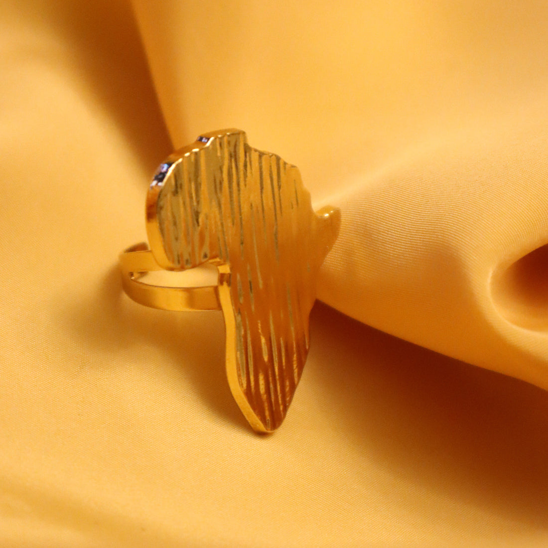 Fama Africa Ring