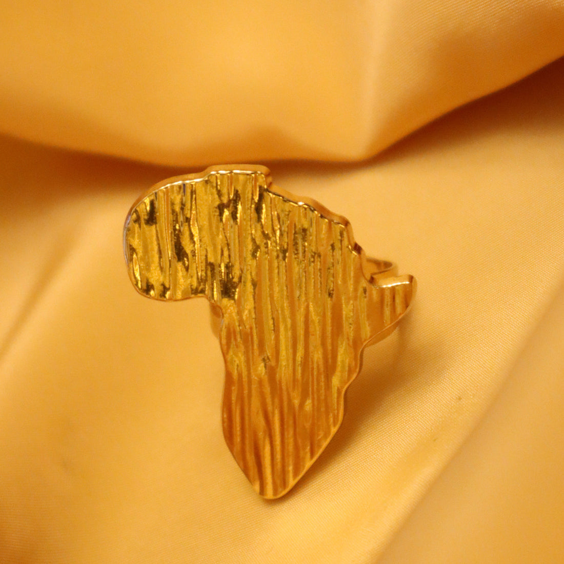 Fama Africa Ring