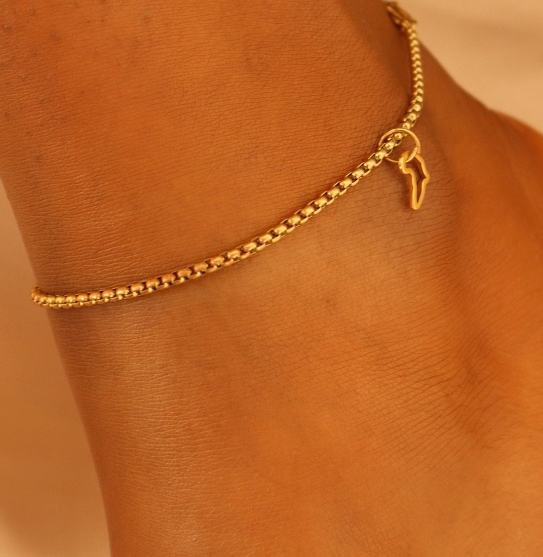 Fanta Africa Outline 18ct gold plated on stainless steel Anklet